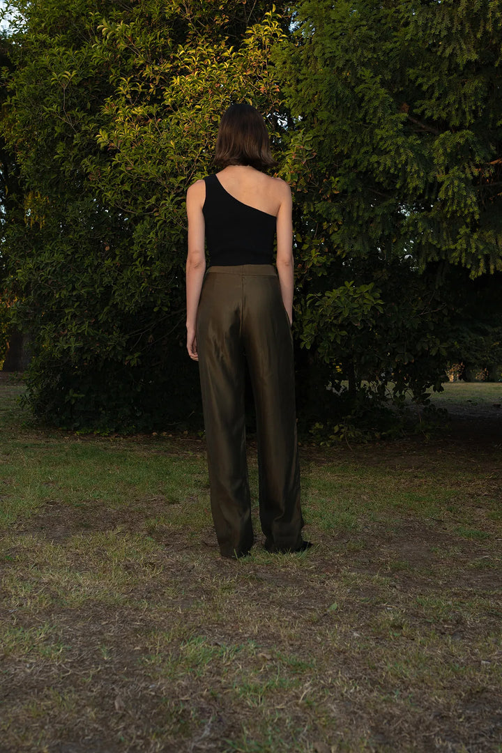 The Wide-Cut Tencel Pants